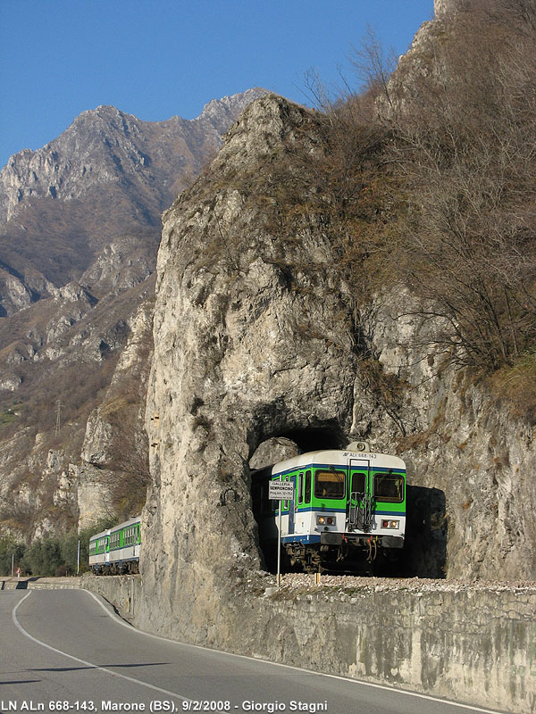 Il lago d'inverno. - Marone.