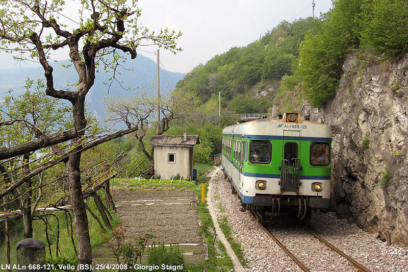 Stagioni sul lago d'Iseo - Primavera.
