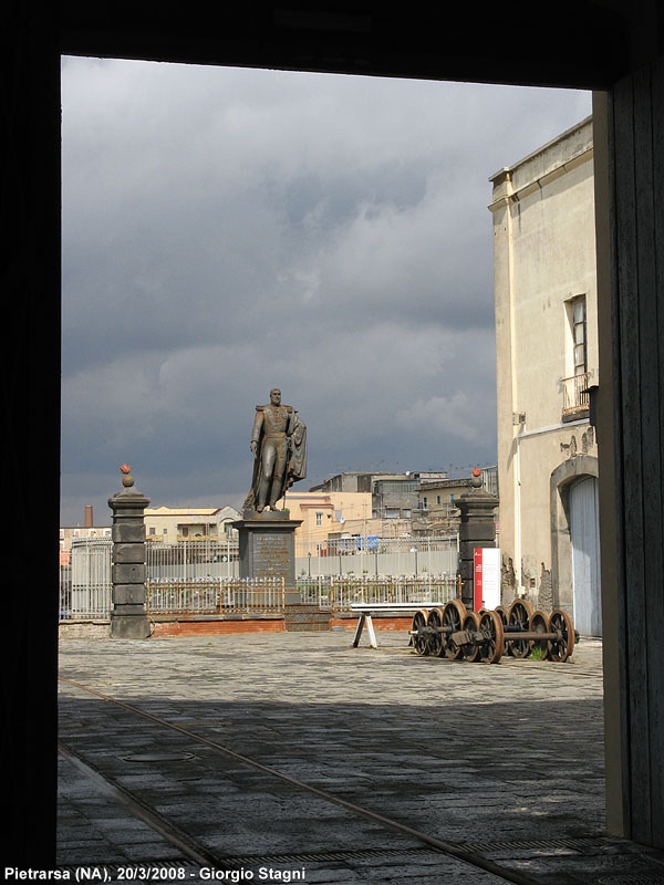 Museo di Pietrarsa - Statua di Ferdinando II.