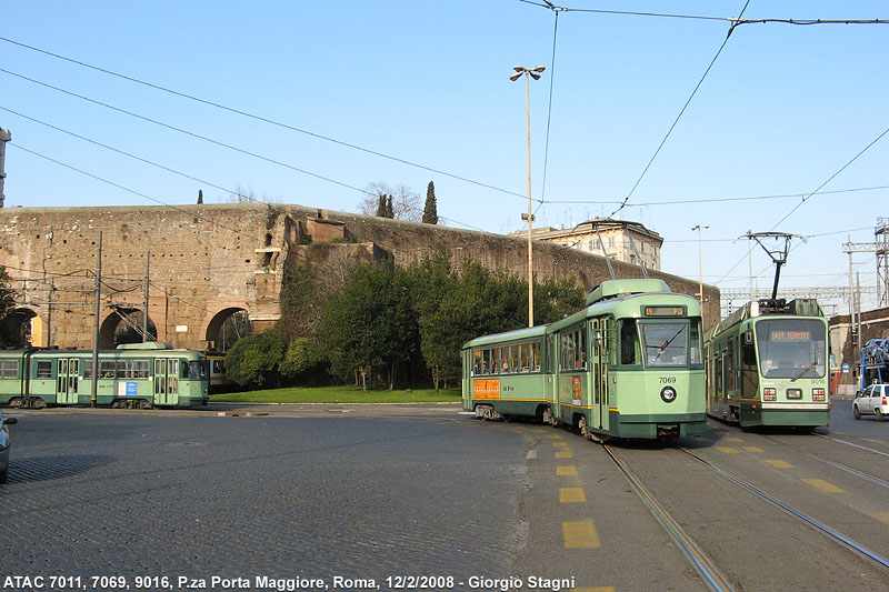 Tram a Roma - Piazza di Porta Maggiore.