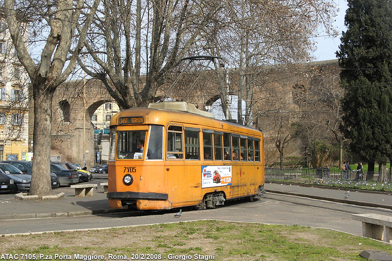 Tram a Roma - Piazza di Porta Maggiore.