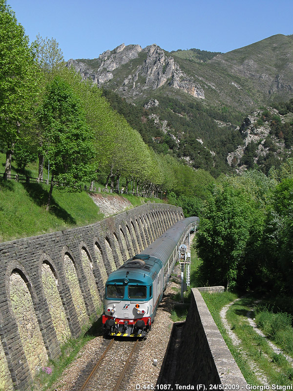 Da Ventimiglia al valico - Ingresso a Tenda
