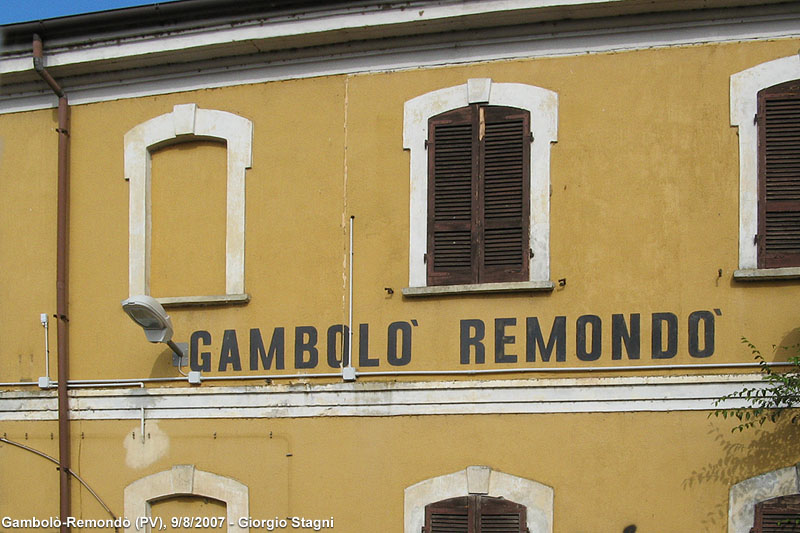 Iscrizioni sulla parete - Gambol.