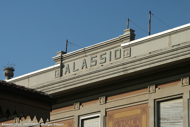 Iscrizioni sulla parete - Alassio.