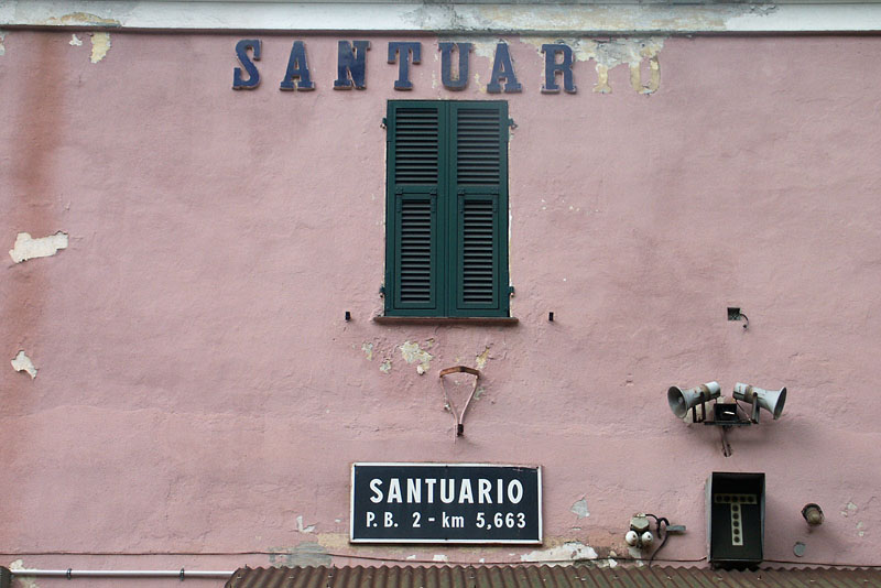 Iscrizioni sulla parete - Santuario.