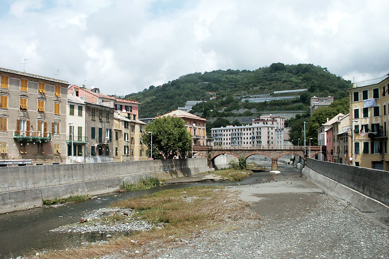 C'era una volta l'architettura ferroviaria - <i>[controesempio] </i>Genova Voltri.
