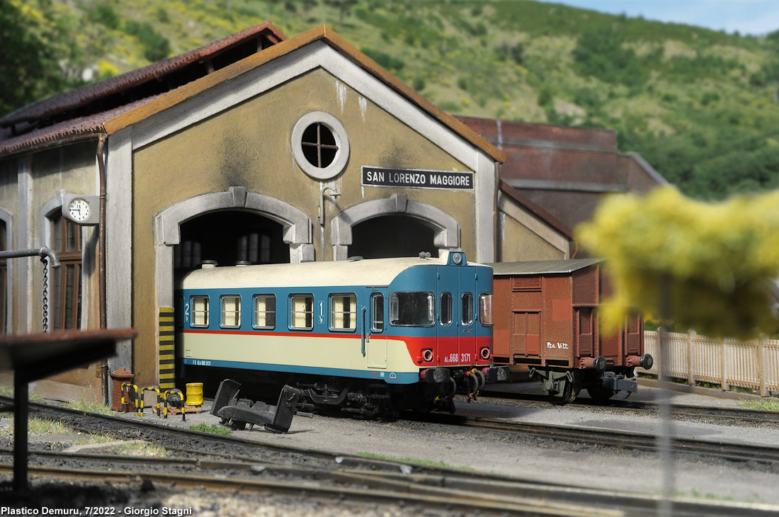 Plastico Demuru - Deposito locomotive.